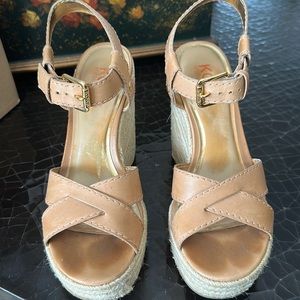 KORS by MICHAEL KORS WEDGE SANDAL